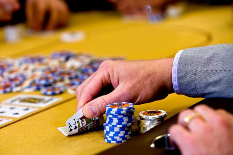 Are online casinos rigged against beginners?