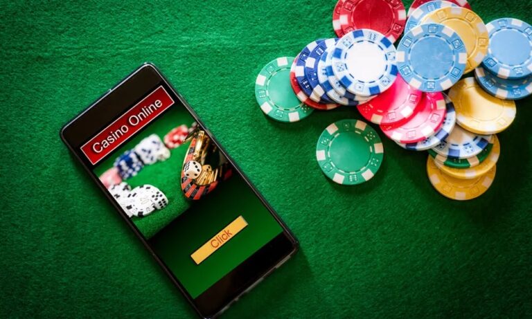 What types of games are available at online casinos?