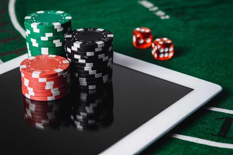 The Psychology of Online Gambling: Insights into Player Behavior