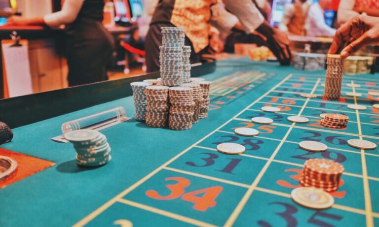 What are the fun side activities at an online casino?