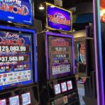 How does the respin counter work in online slot bonuses?