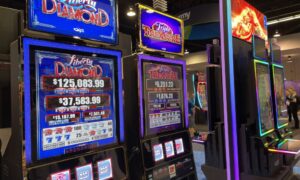 How does the respin counter work in online slot bonuses?